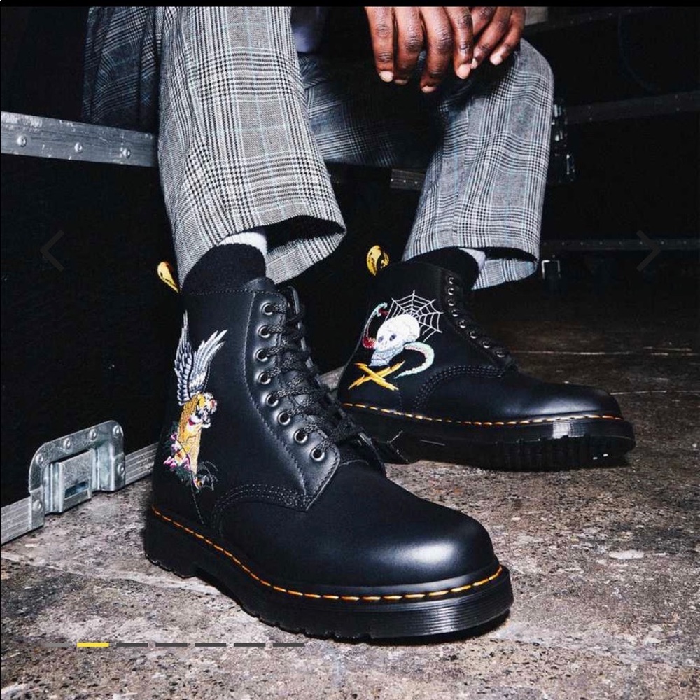 Original Dr. Marten’s 1460 Souvenir Embroidered Boots // Men’s 11
